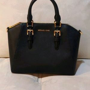 Michael kors satchel- NWOT